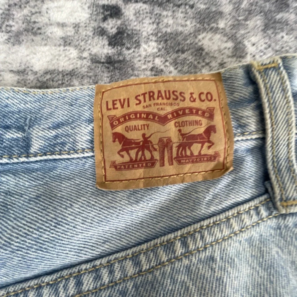 Levi's Women 24x31 '94 Baggy Jeans Light Wash Blue High Rise‎ Denim Retro